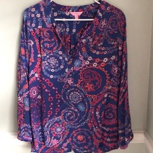 Pretty Lilly Pulitzer blouse. 💖